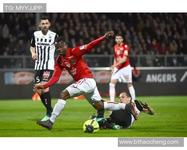 昂热对阵巴黎足球直播全程回顾与精彩瞬间分析