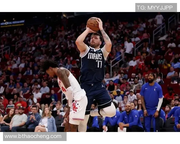 东契奇狂砍73分打破现役得分纪录独行侠成功终结太阳11连胜之势