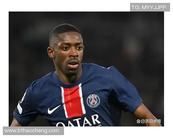 登贝莱在球场上的华丽转身与未来发展潜力的深度分析与展望 登贝莱在球场上的华丽转身与未来发展潜力的深度分析与展望