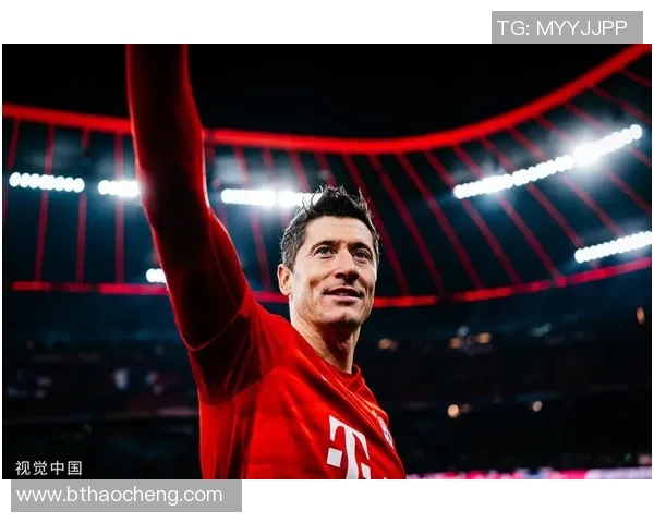 莱万欧冠表现惊艳10场打入12球射手榜领跑金靴稳了